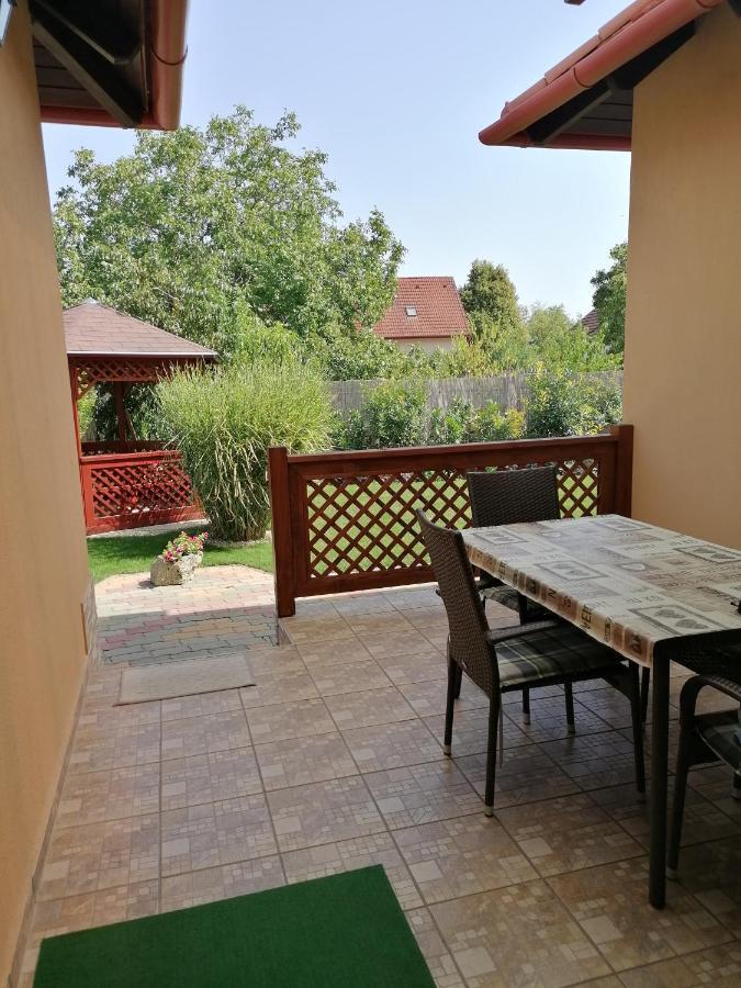 Kaktuszvirag Apartmanhaz Hajdúszoboszló Exterior foto