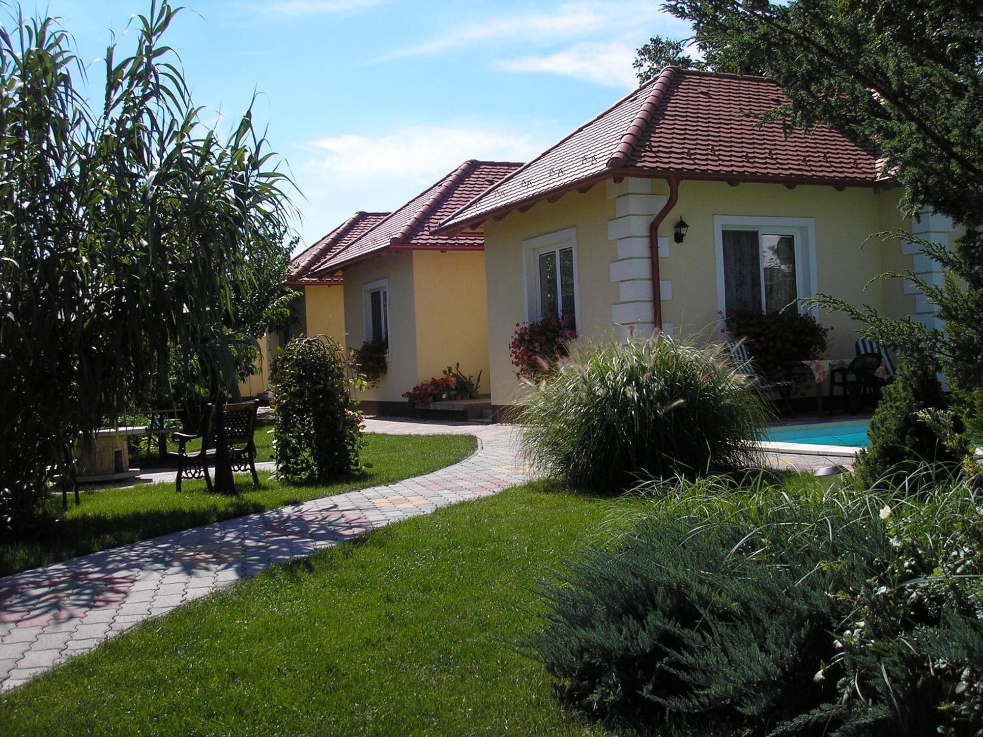 Kaktuszvirag Apartmanhaz Hajdúszoboszló Exterior foto